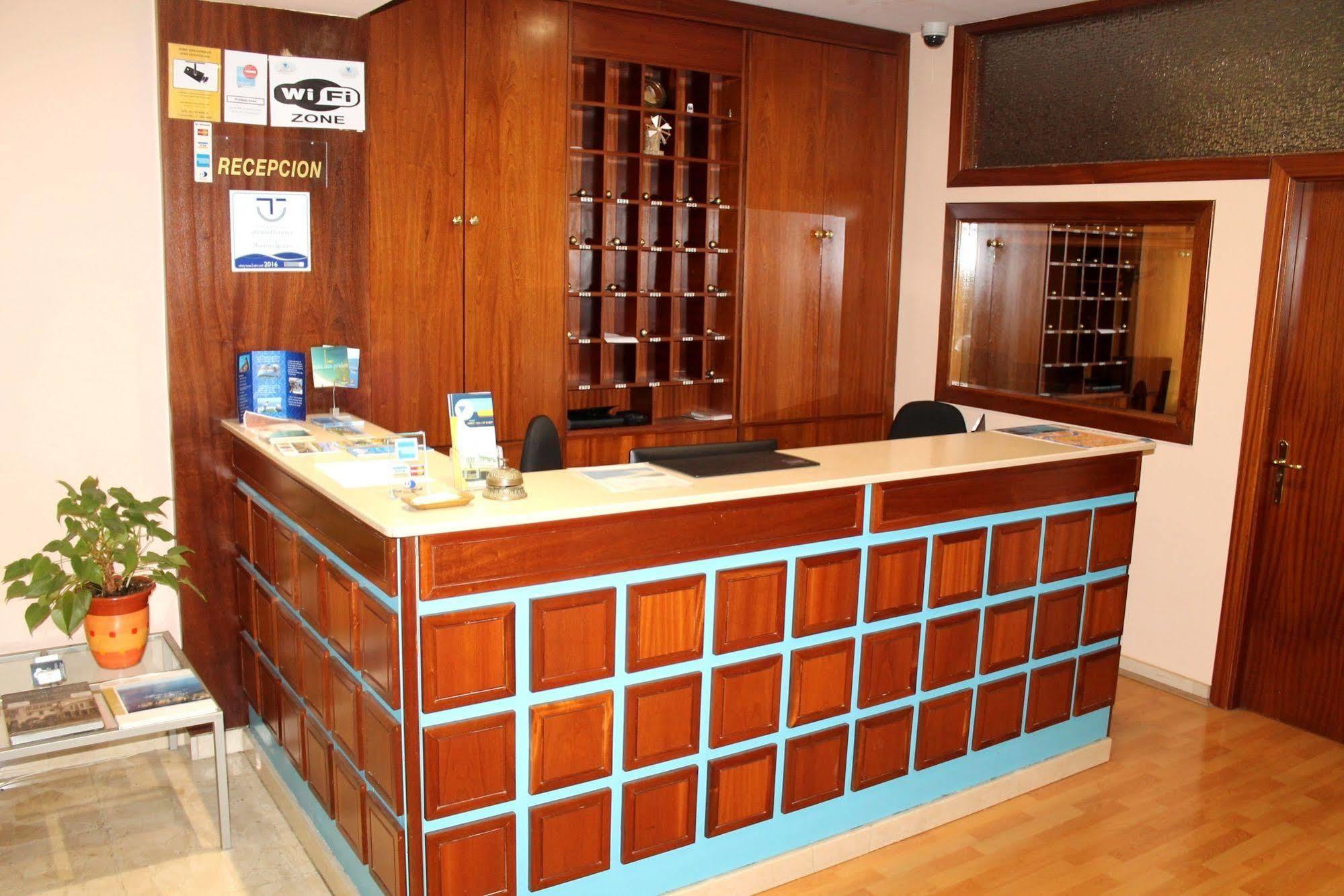 Hotel Villa De Marín Екстериор снимка